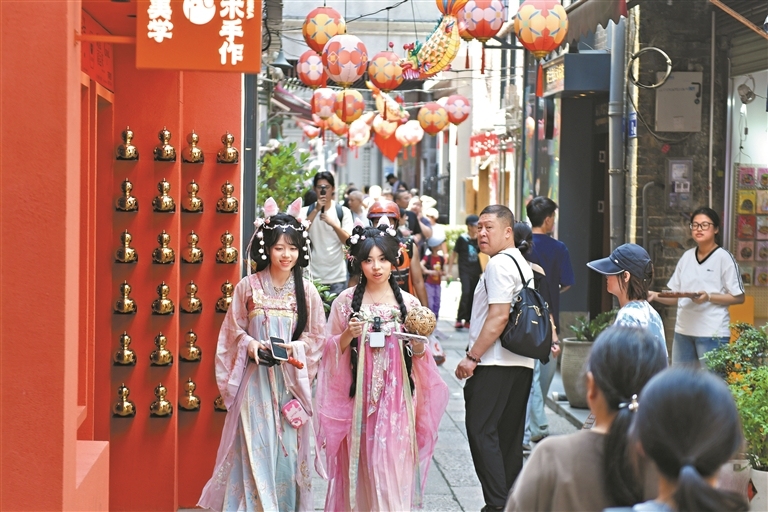 15584671_zhanghl_1791214964912_s