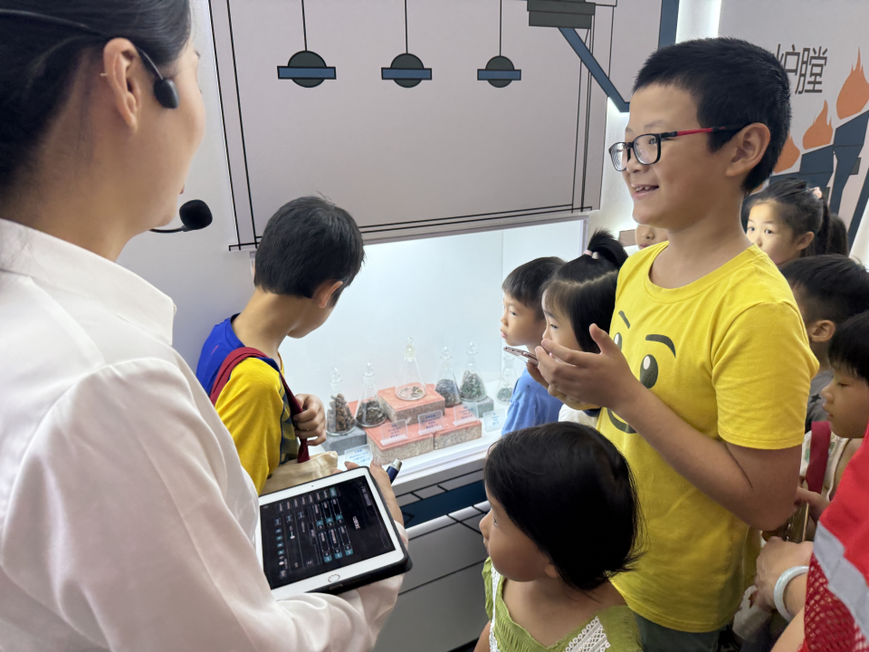 共筑绿色环保意识!龙湖街亲子家庭走进第三资源热力电厂(1)620