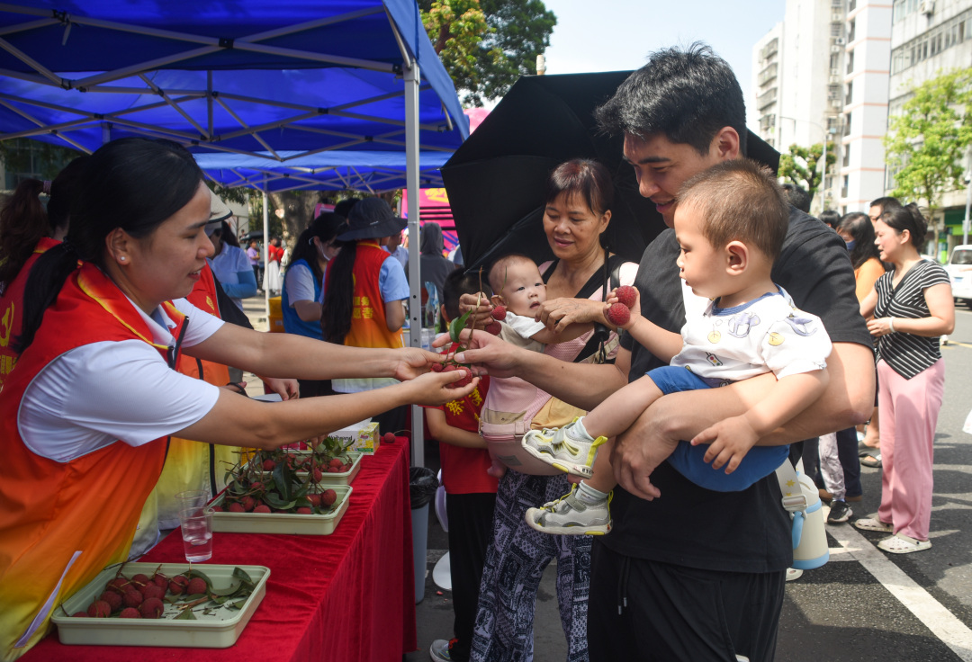 xum250719-42.jpg xum250719-42.jpg