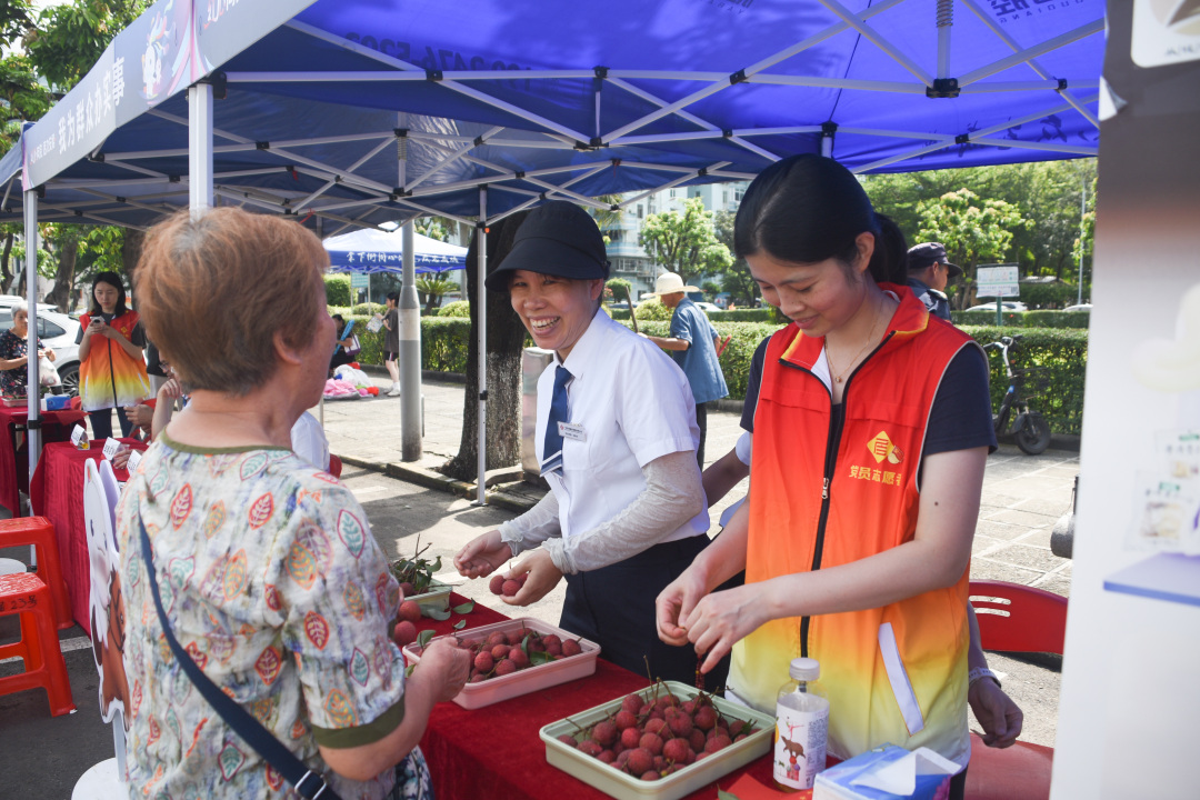 xum250719-40.jpg xum250719-40.jpg