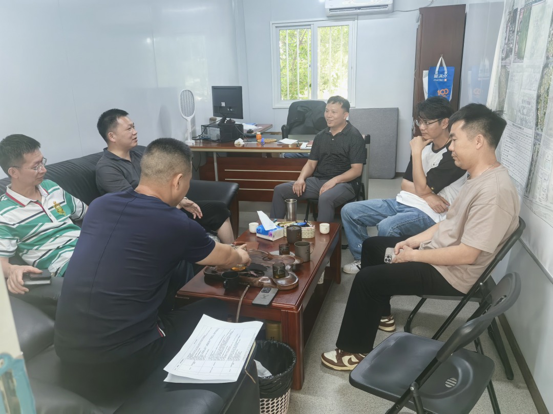 南沙区土发中心主要领导带队到南横村项目部调研.jpg 南沙区土发中心主要领导带队到南横村项目部调研.jpg