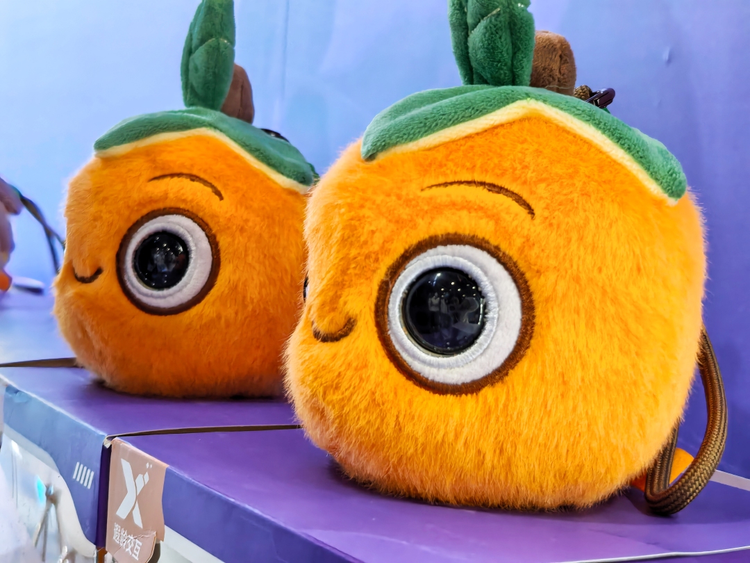 陪伴机器人备受欢迎。智顼颖 摄