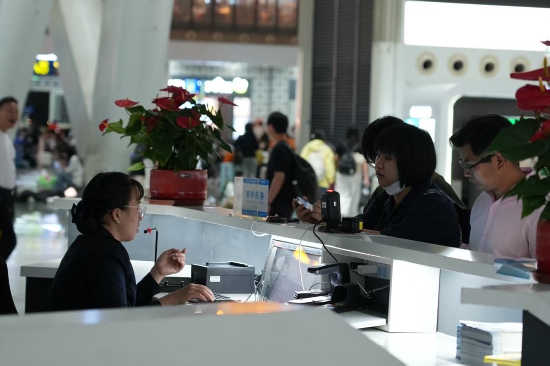“五一”假期第三天国铁广州局预计发送旅客266.8万人次。通讯员供图