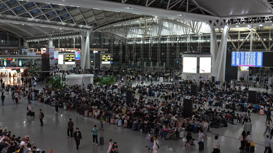 “五一”假期第三天国铁广州局预计发送旅客266.8万人次。通讯员供图1